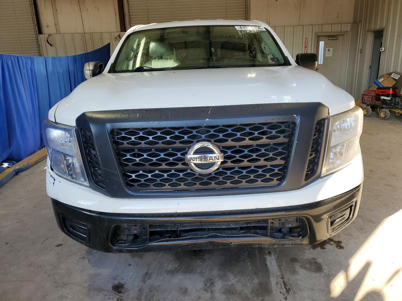 2017 Nissan Titan S - Фото 5