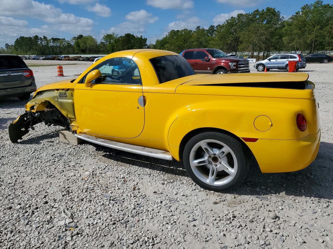 2004 Chevrolet Ssr - Фото 2