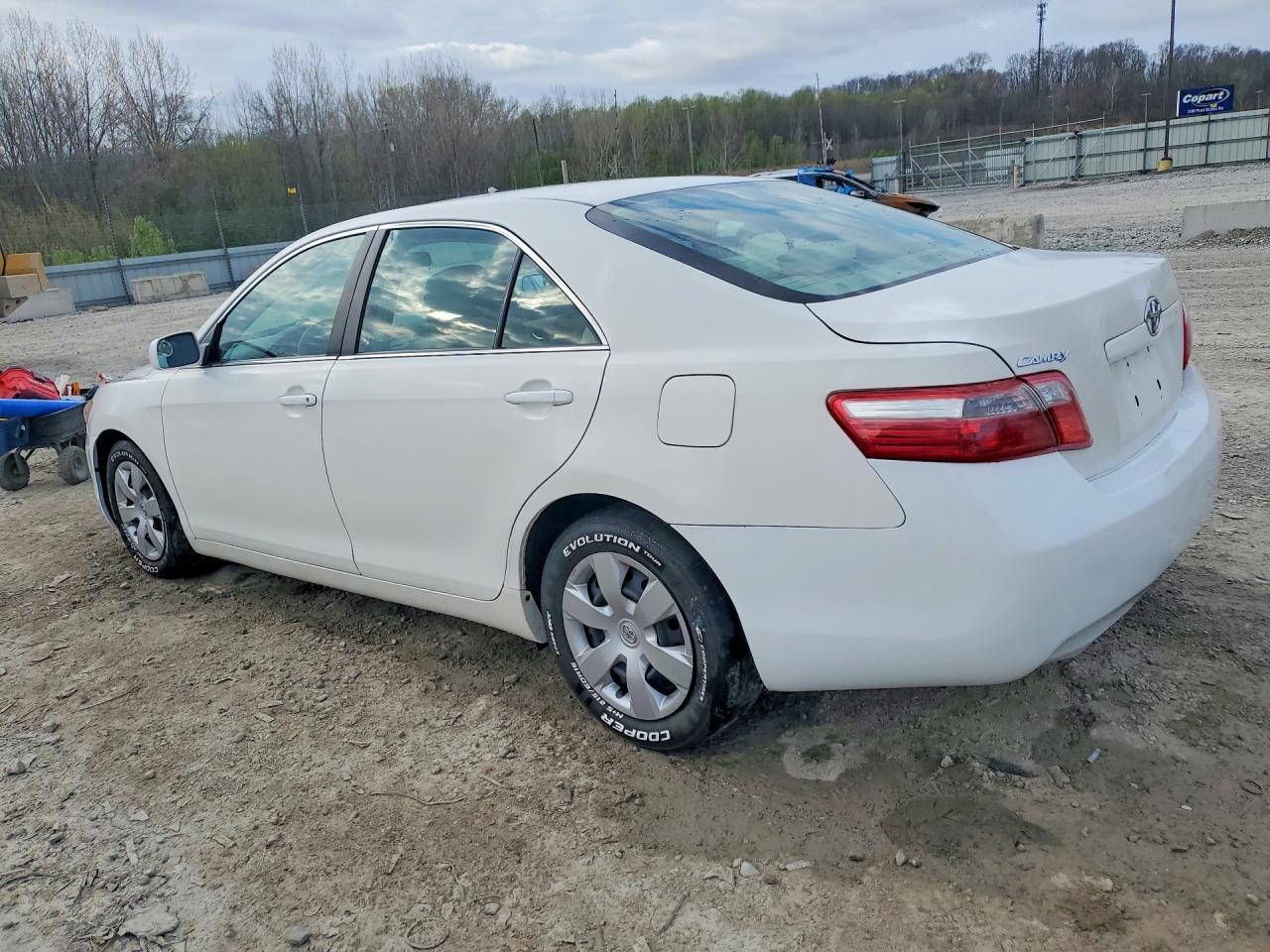 2008 Toyota Camry Le - Image 2