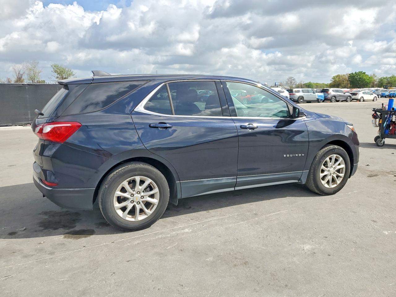 2020 Chevrolet Equinox Lt - Image 3