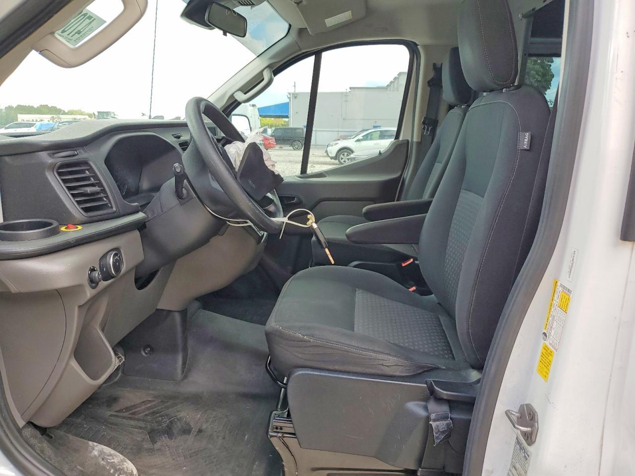 2020 Ford Transit 250 Delivery Van - Фото 7