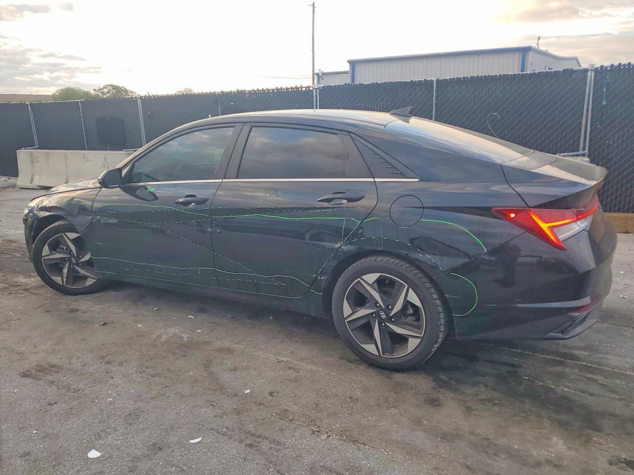 2023 Hyundai Elantra Limited - Image 2