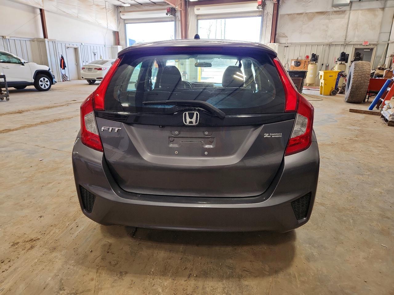 2017 Honda Fit Lx - Фото 6