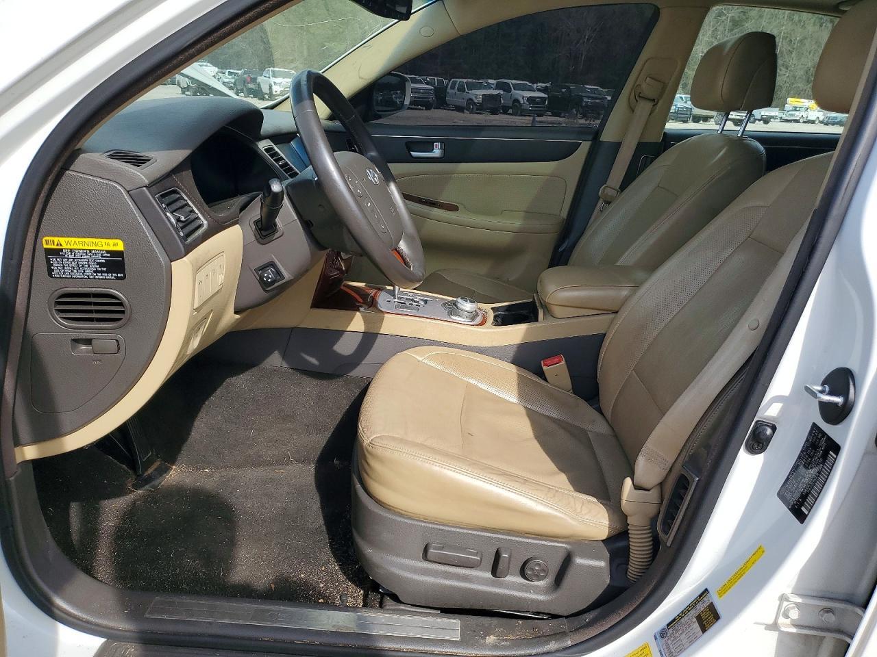 2013 Hyundai Genesis 3.8L - Фото 7