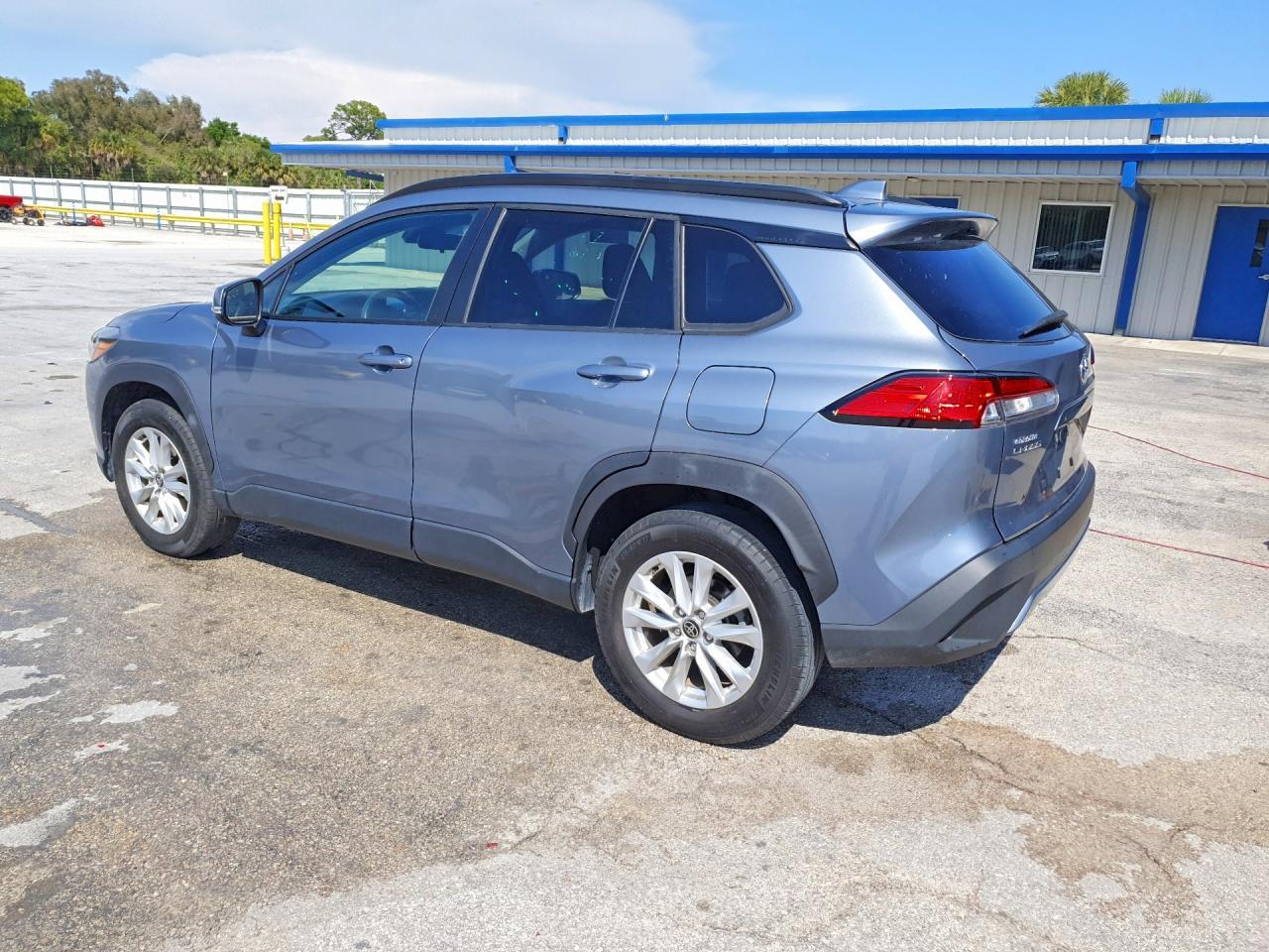 2023 Toyota Corolla Cross Le - Фото 2