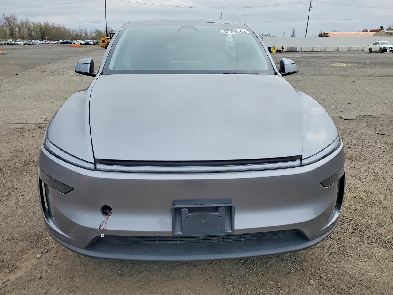 2026 Tesla Model Y - Фото 5