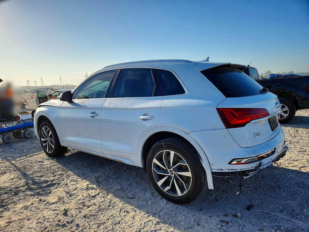2024 Audi Q5 Prestige 45 - Image 2