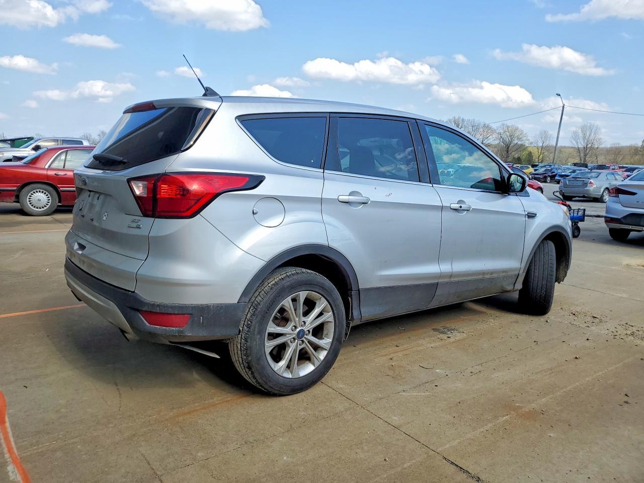 2019 Ford Escape Se - Фото 3