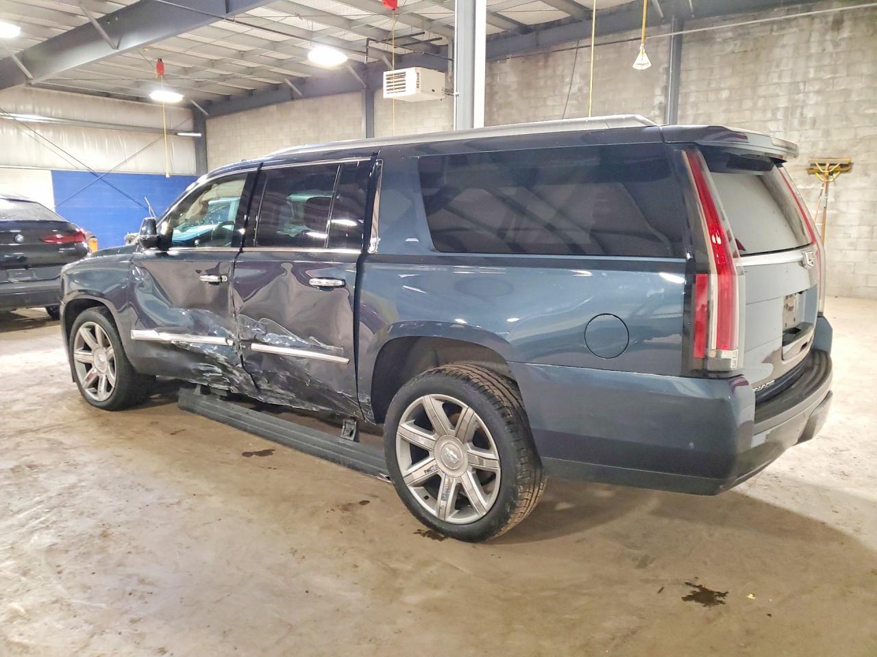 2019 Cadillac Escalade Esv Premium Luxury - Image 2