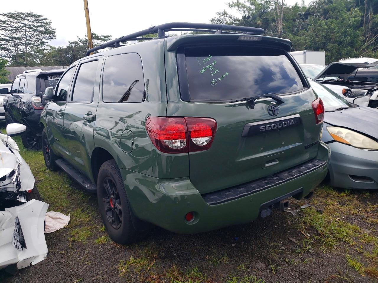 2020 Toyota Sequoia Sr5 - Фото 2