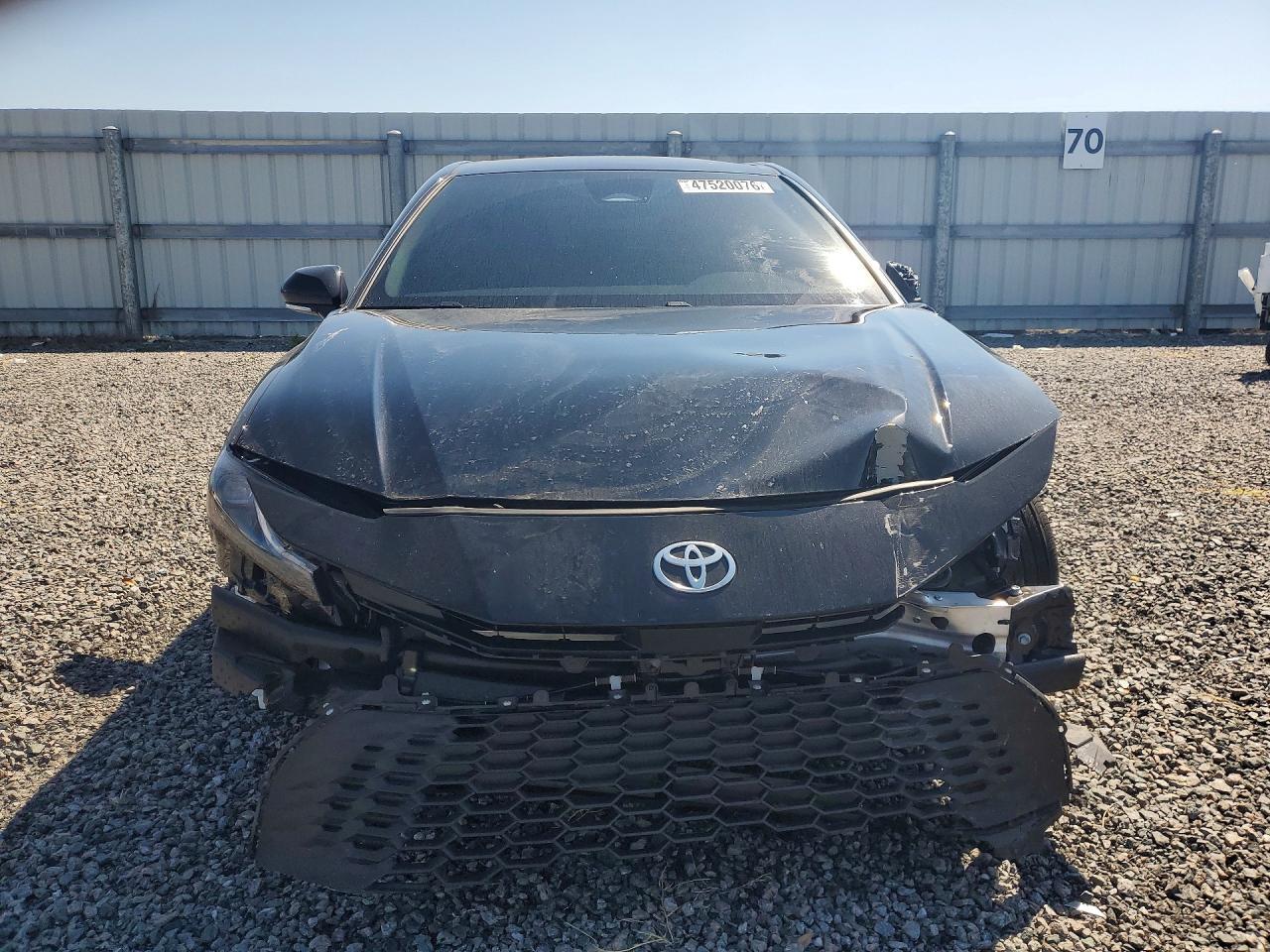 2026 Toyota Camry Se - Image 5