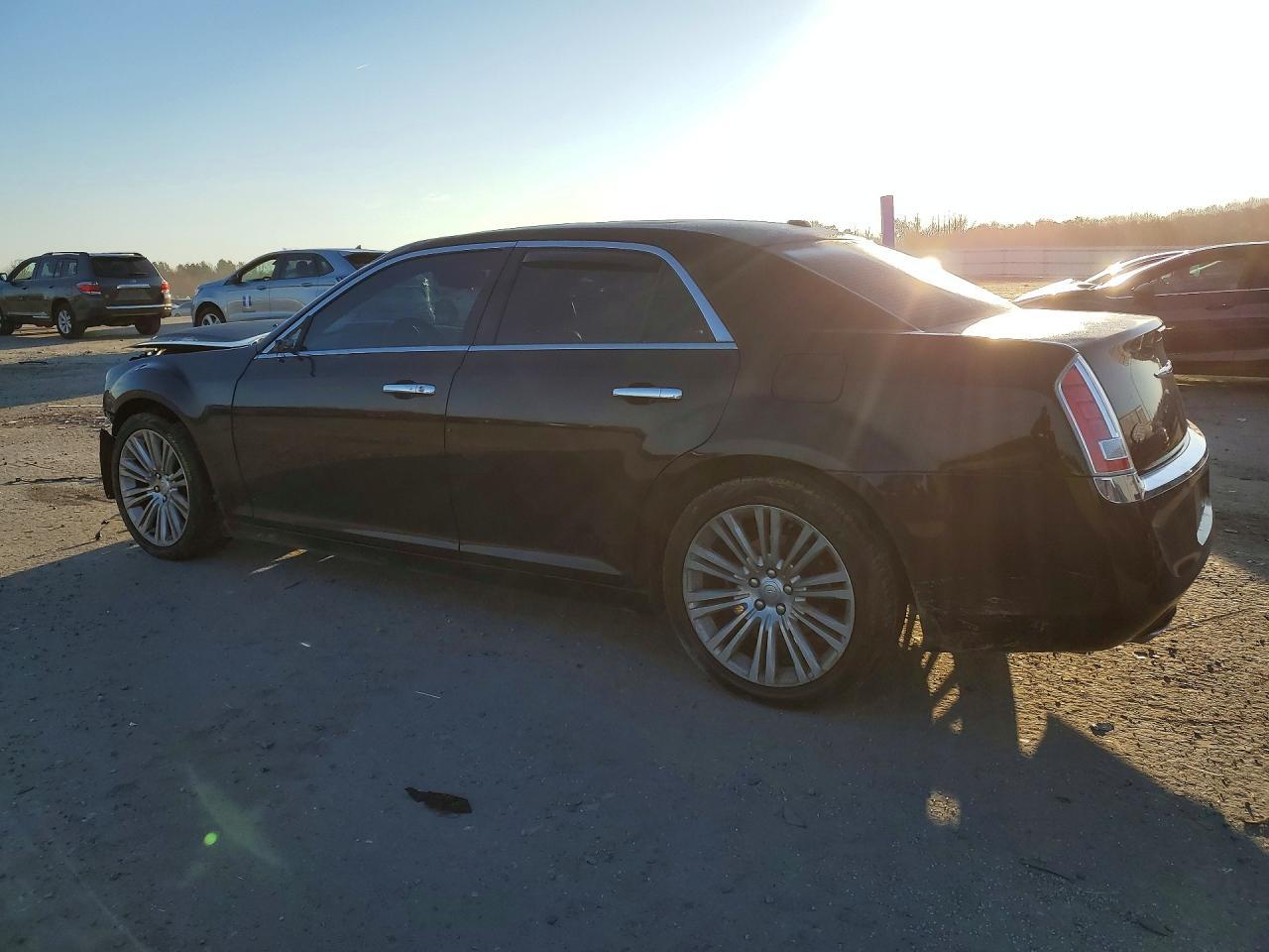 2014 Chrysler 300C - Фото 2