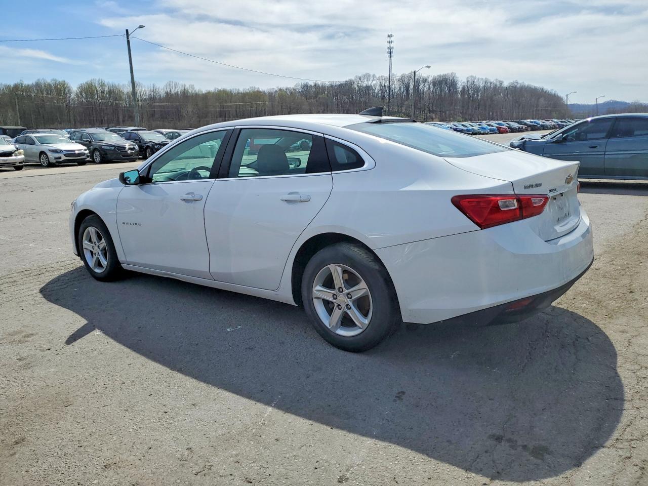 2020 Chevrolet Malibu Ls - Фото 2