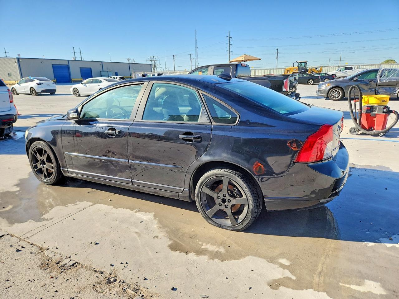 2010 Volvo S40 2.4I - Фото 2