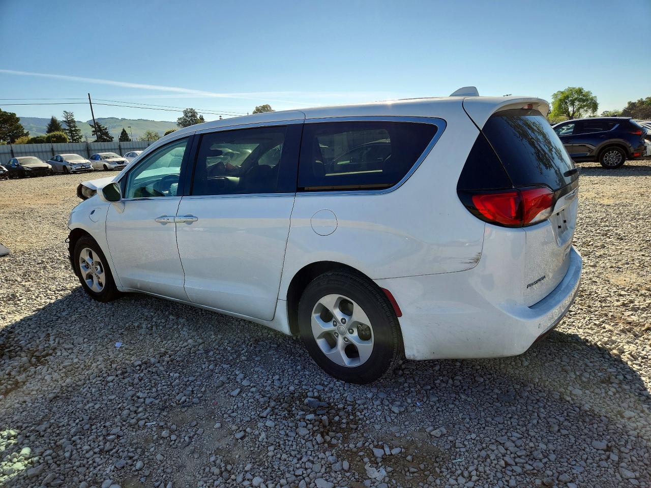 2018 Chrysler Pacifica Touring L F - Фото 2