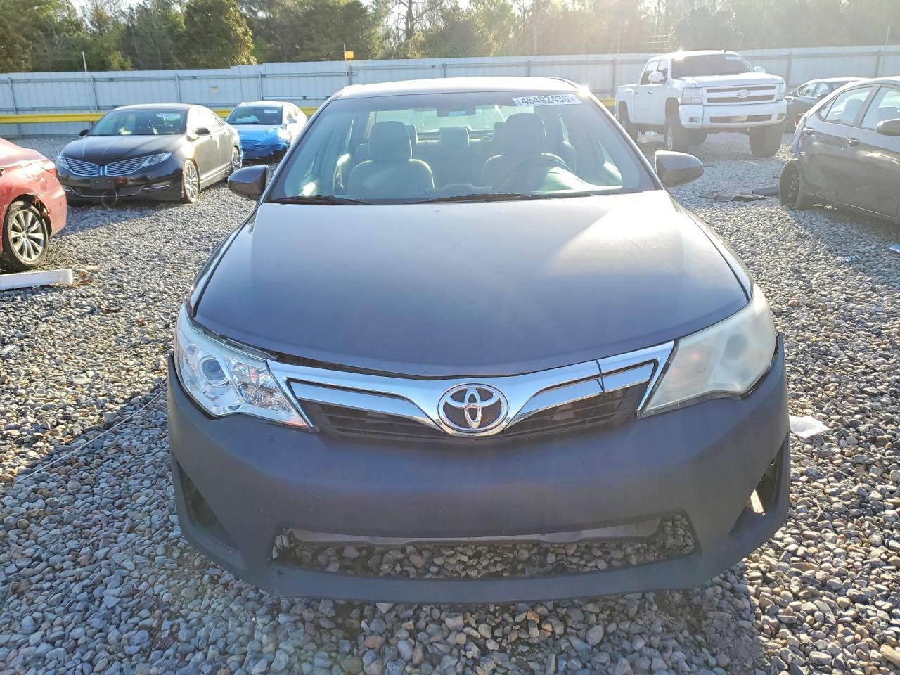 2014 Toyota Camry Le - Image 5