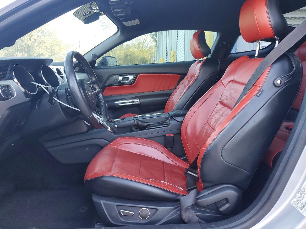 2015 Ford Mustang - Фото 7