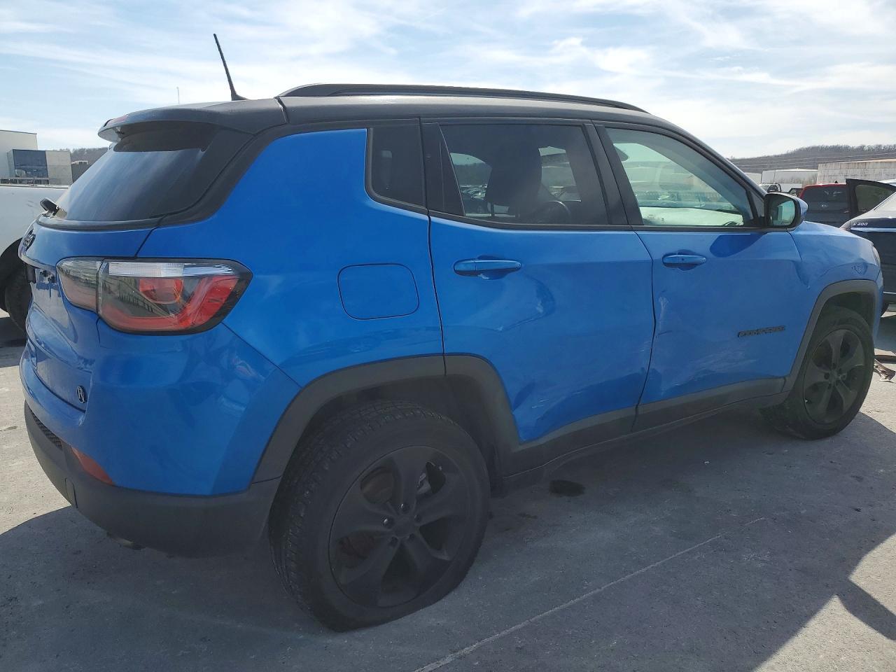 2019 Jeep Compass Latitude - Image 3