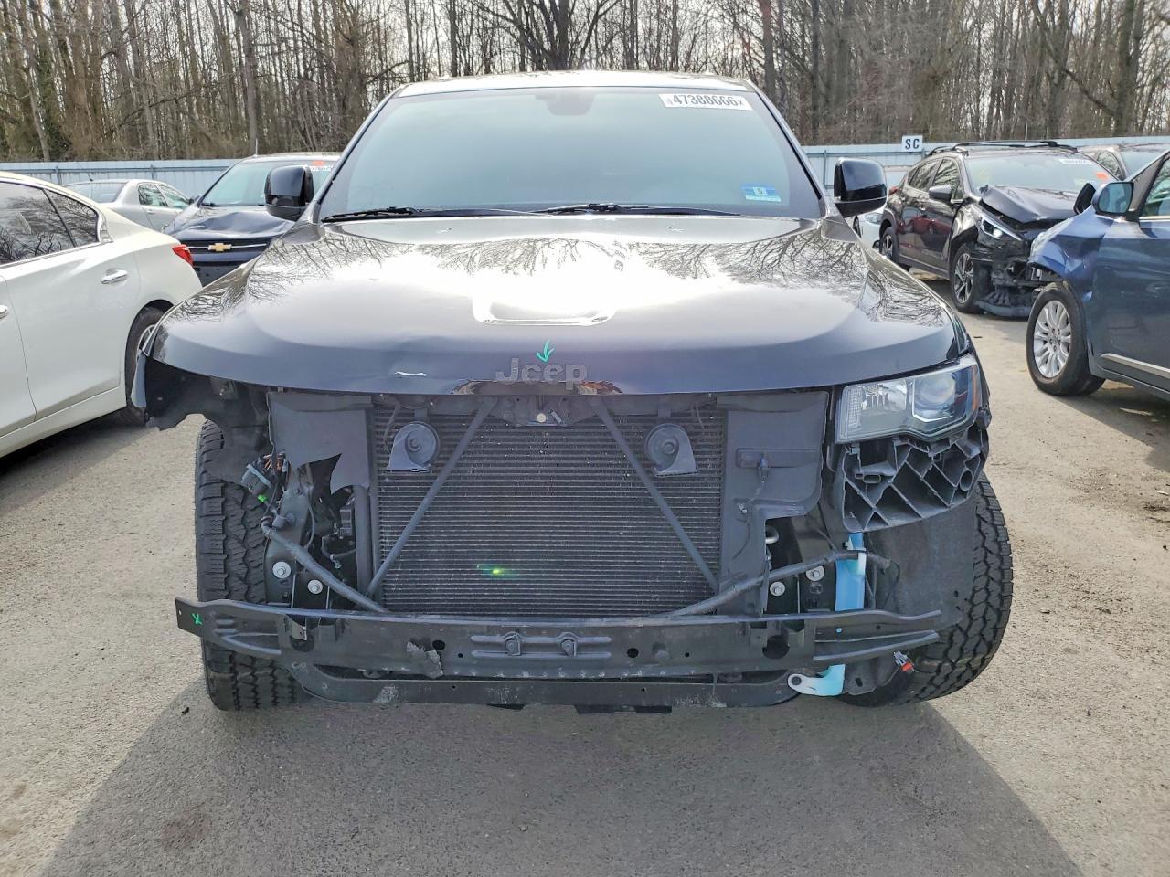 2020 Jeep Grand Cherokee Laredo - Image 5