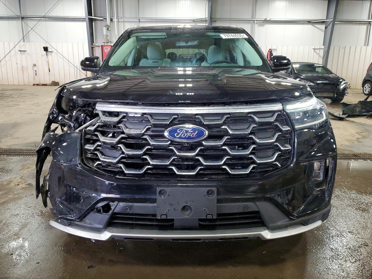 2025 Ford Explorer Platinum - Image 5