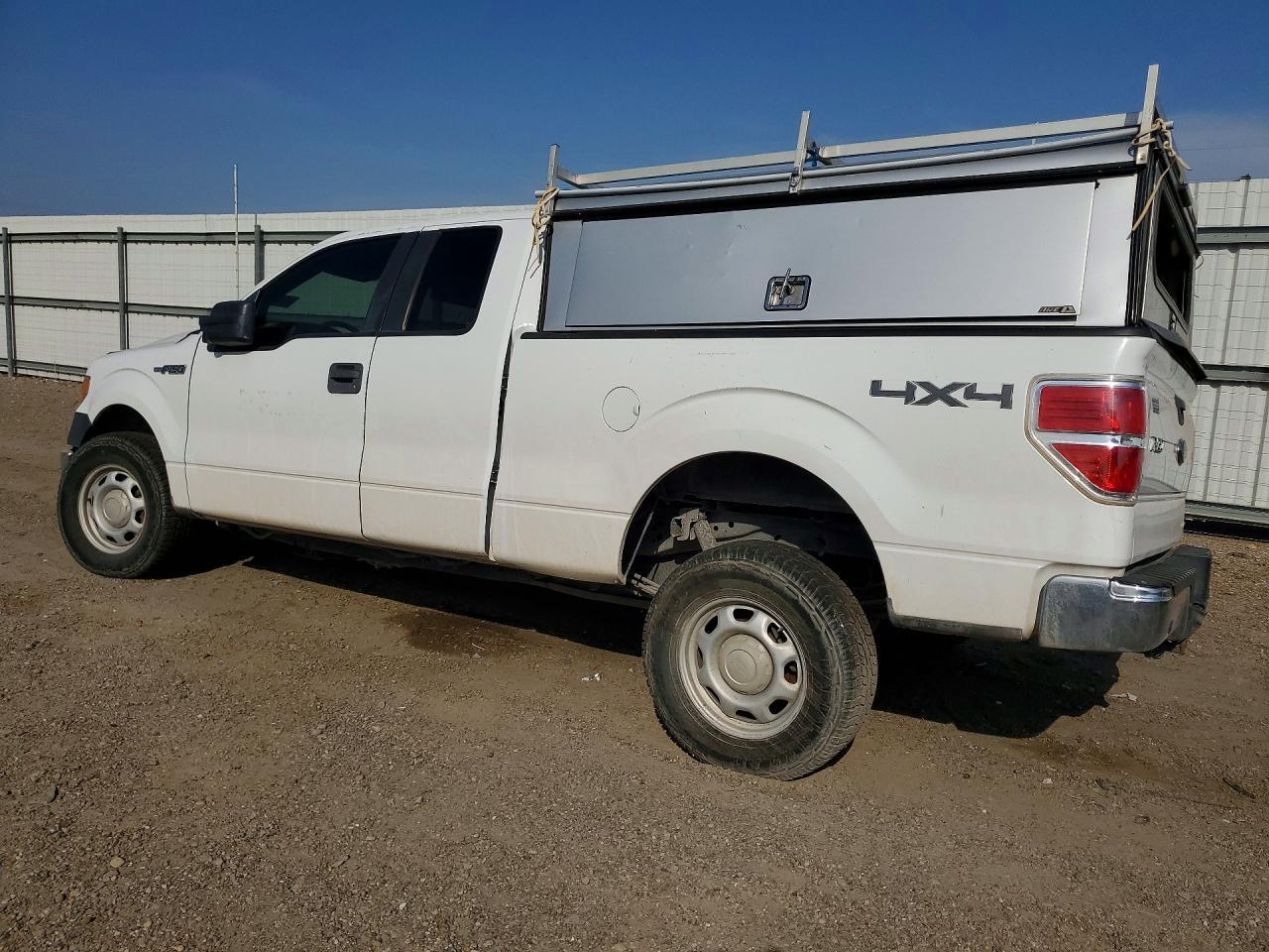 2014 Ford F150 Super Cab - Image 2