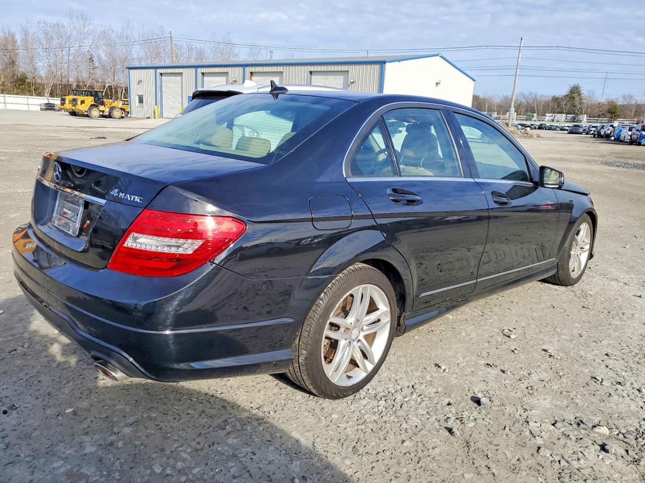 2012 Mercedes-Benz C 300 4Matic - Фото 3