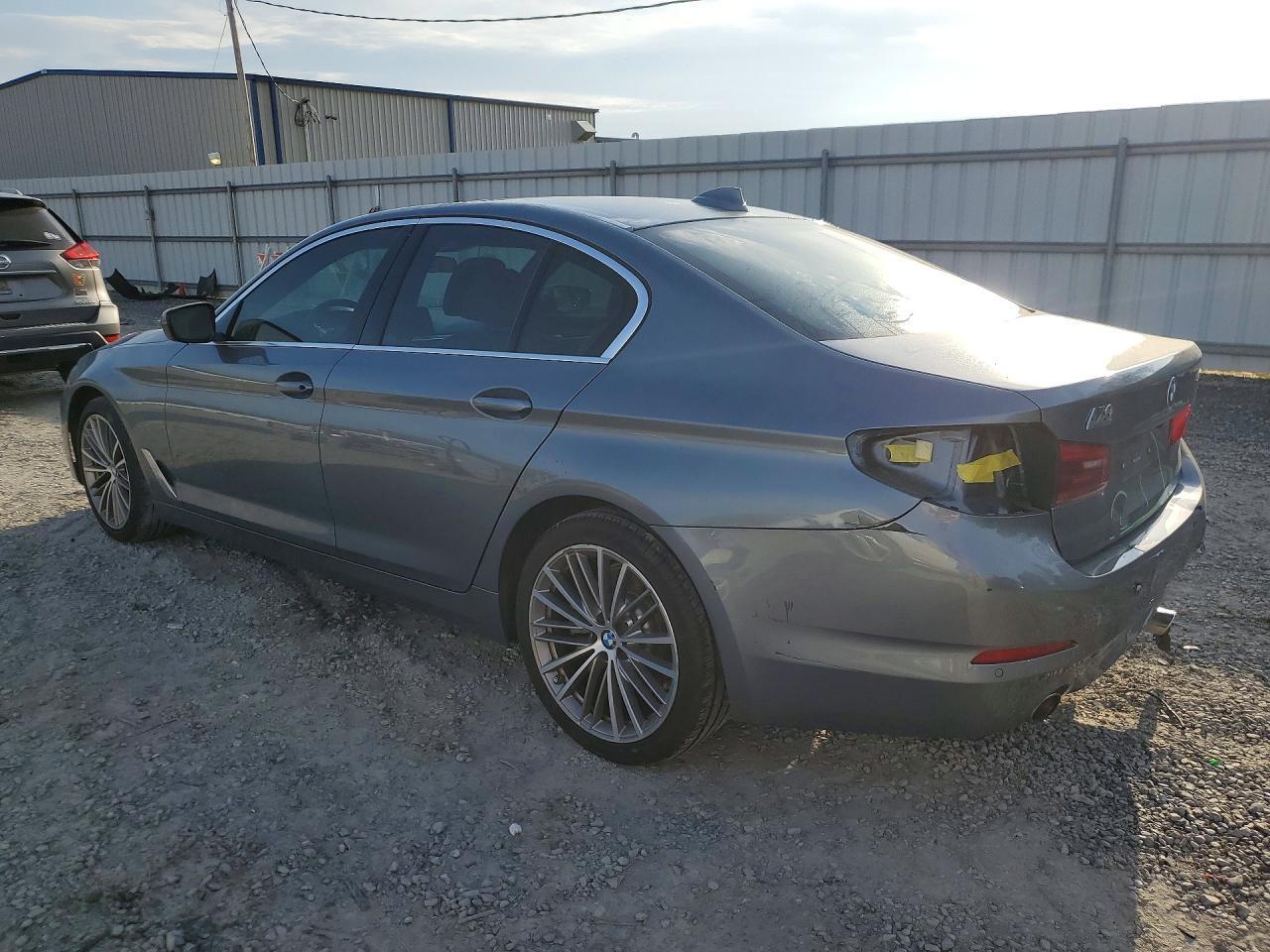 2019 BMW 530 I - Фото 2