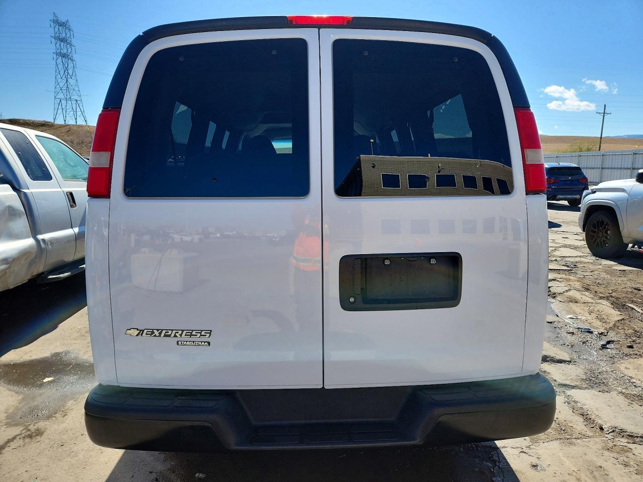 2014 Chevrolet Express G3500 Ls - Image 6
