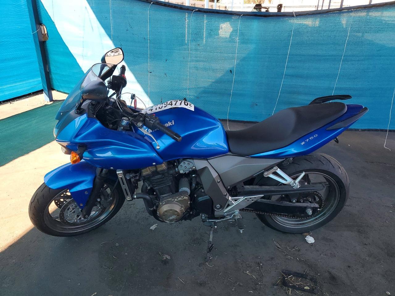 2005 Kawasaki Z-750 - Фото 3