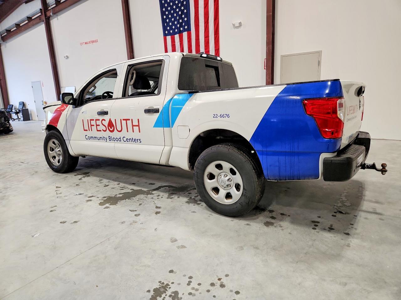 2022 Nissan Titan S - Фото 2