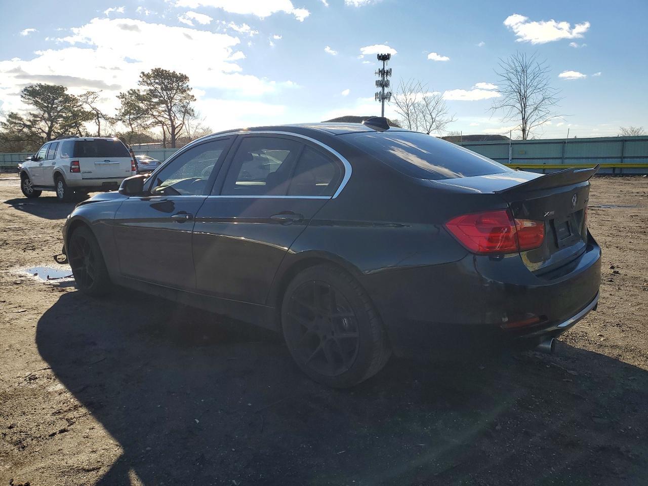 2015 BMW 335 Xi - Image 2