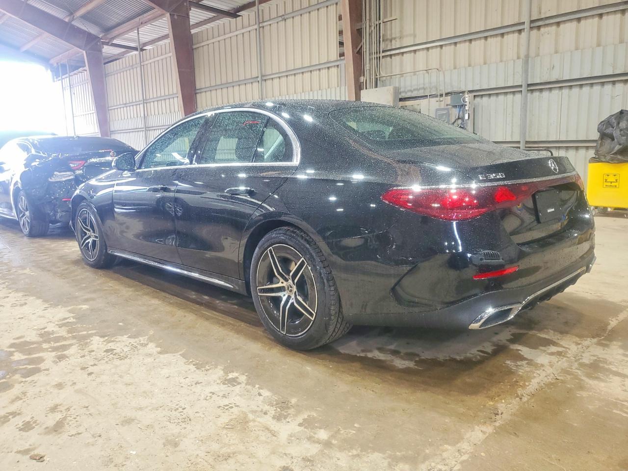 2026 Mercedes-Benz E 320 4Matic - Фото 2
