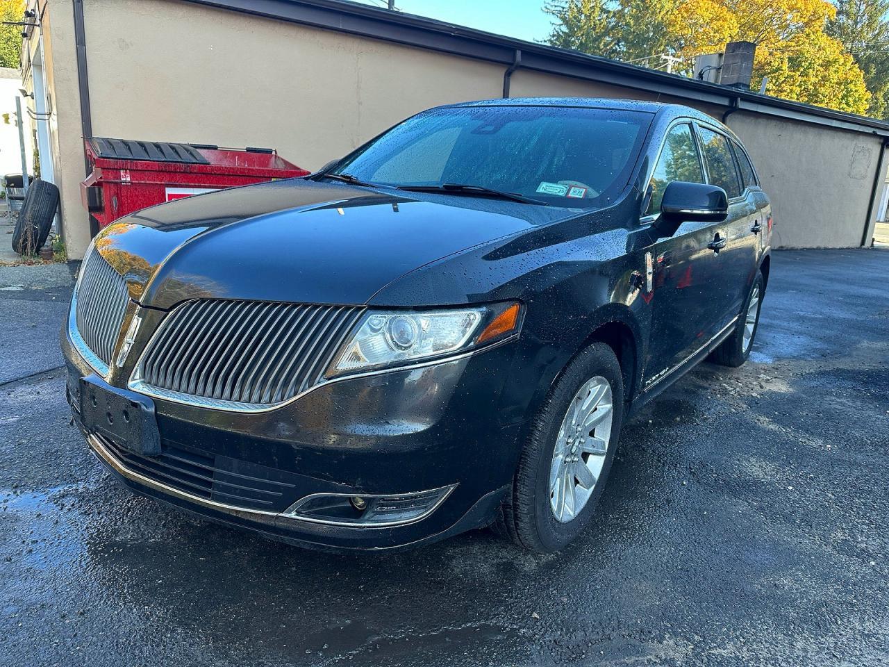 2015 Lincoln Mkt - Image 2