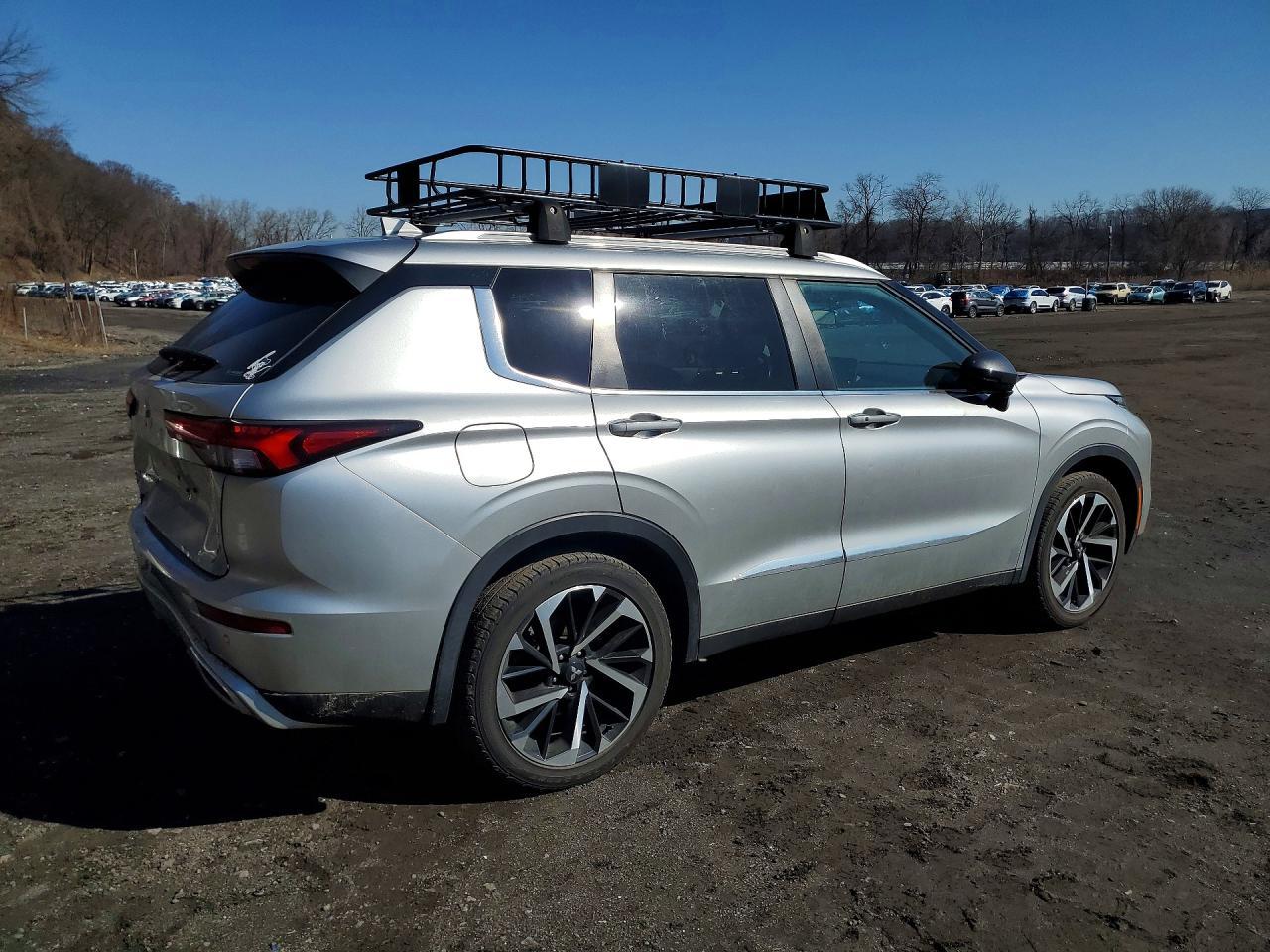 2022 Mitsubishi Outlander Se - Image 3