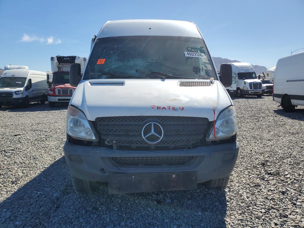 2012 Mercedes Benz Sprinter 2500 Utility / Service Van - Фото 5