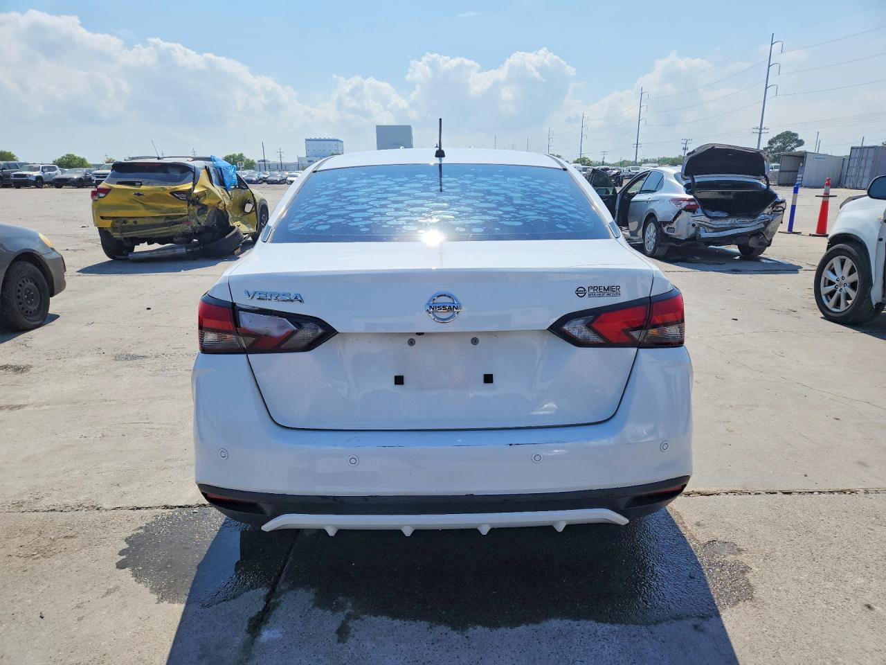 2020 Nissan Versa S - Image 6