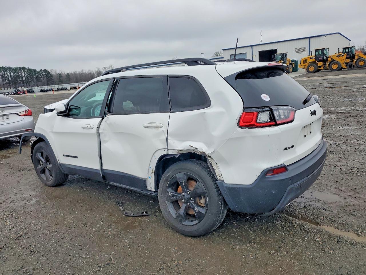 2019 Jeep Cherokee Latitude Plus - Image 2