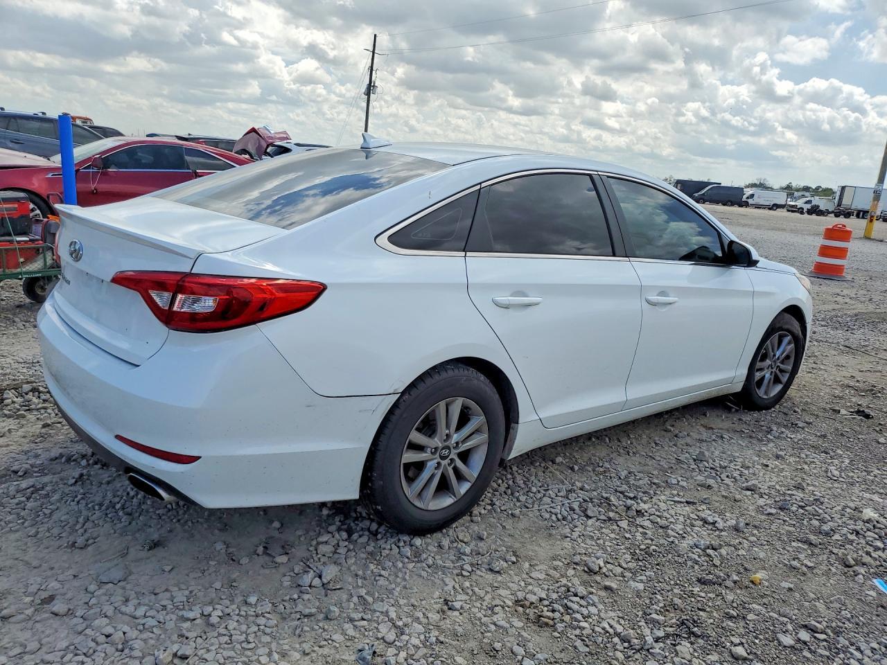 2015 Hyundai Sonata Se - Image 3