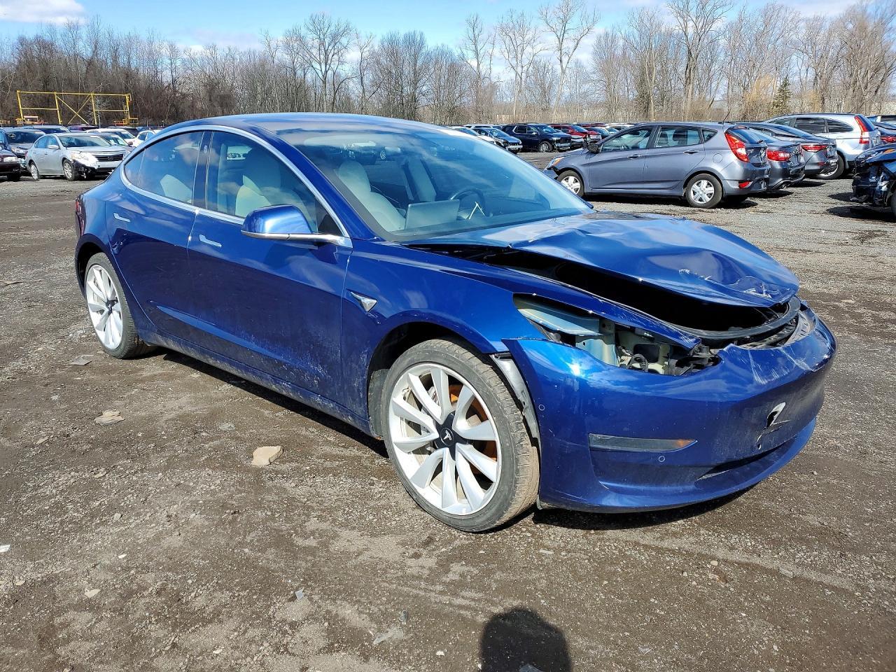 2018 Tesla Model 3 - Фото 4