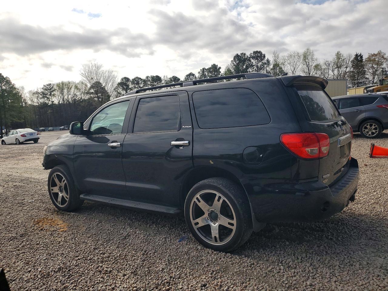 2010 Toyota Sequoia Platinum - Фото 2