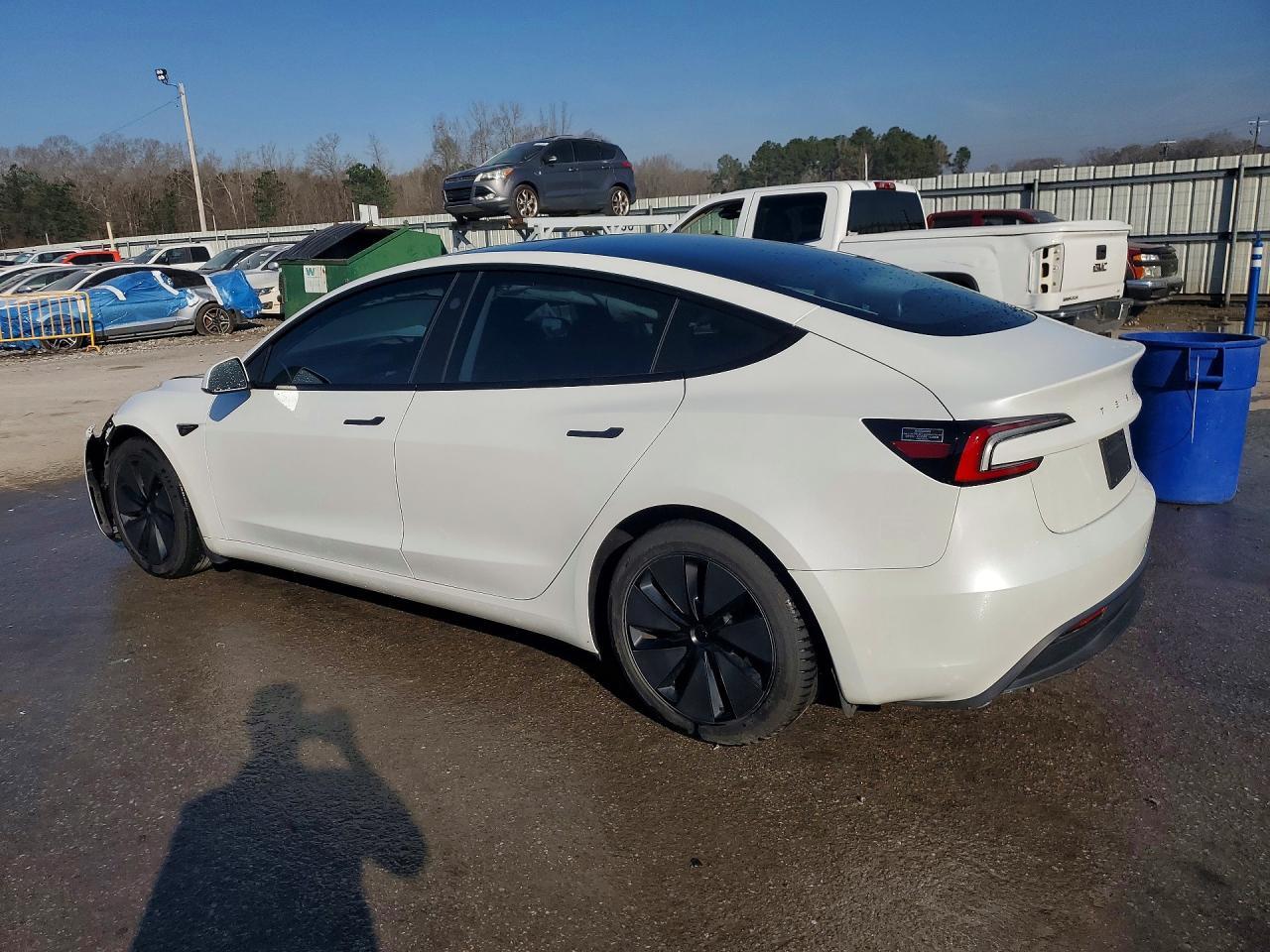 2024 Tesla Model 3 - Фото 2