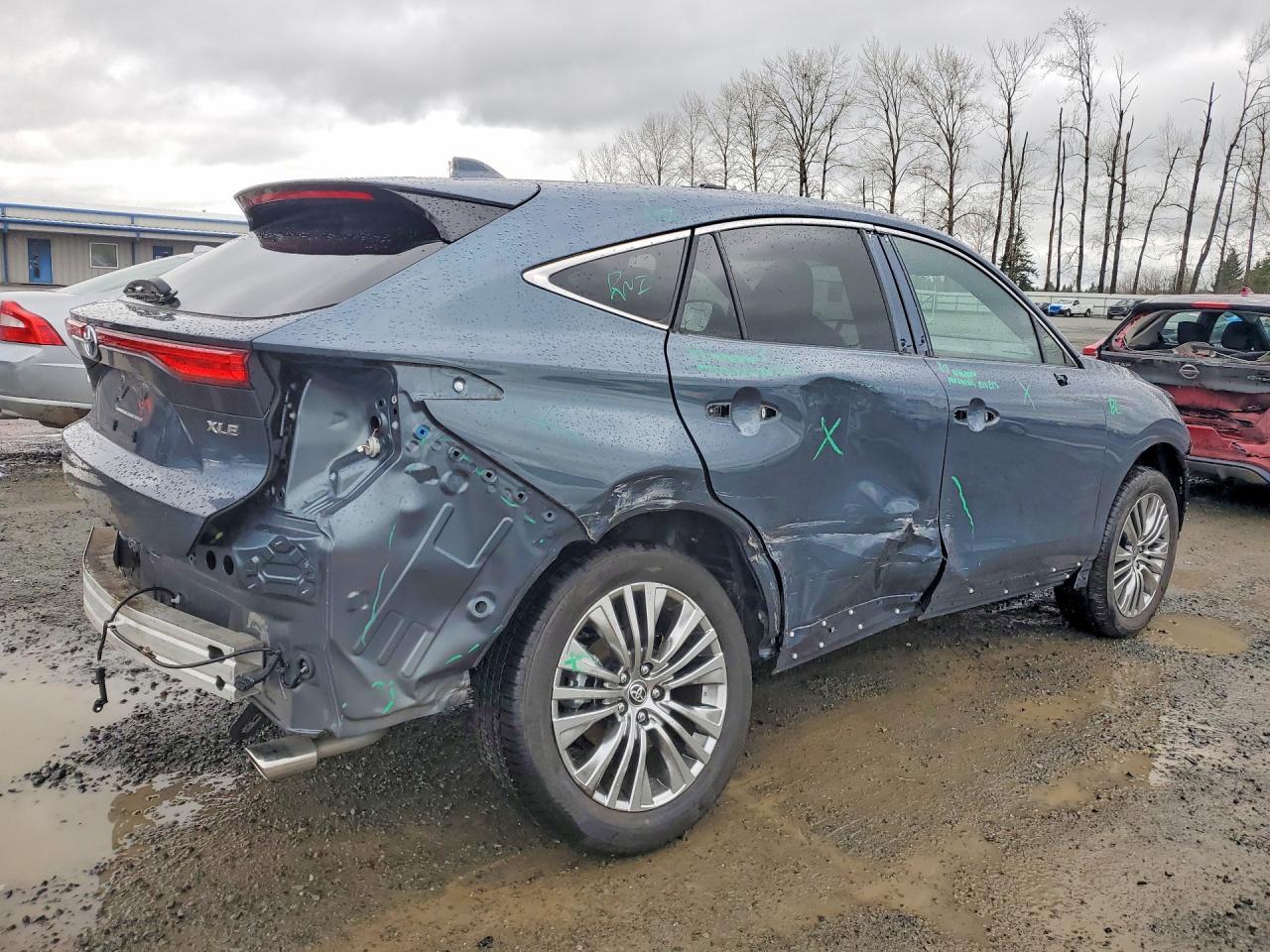 2024 Toyota Venza Xle - Image 3