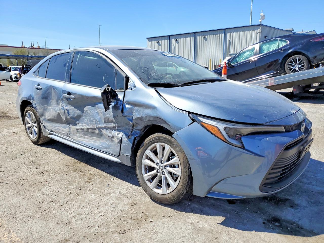 2025 Toyota Corolla Hybrid Le - Image 4
