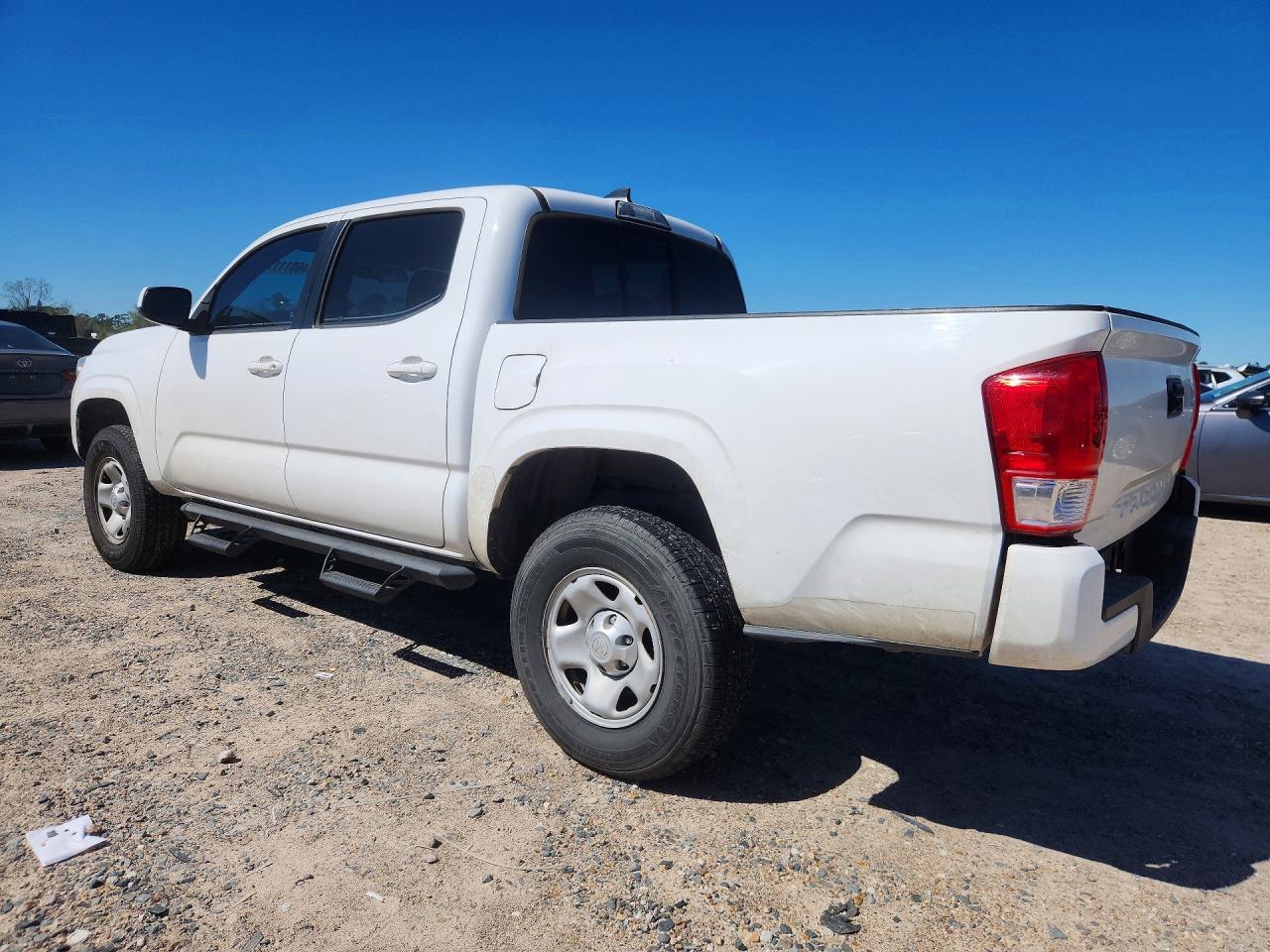 2017 Toyota Tacoma Sr - Фото 2
