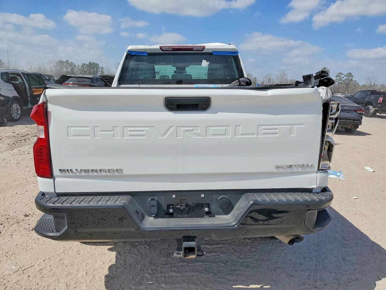 2025 Chevrolet Silverado K2500 Custom - Image 6