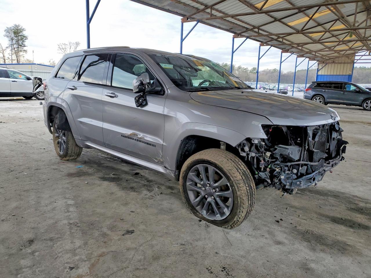 2019 Jeep Grand Cherokee Overland - Image 4