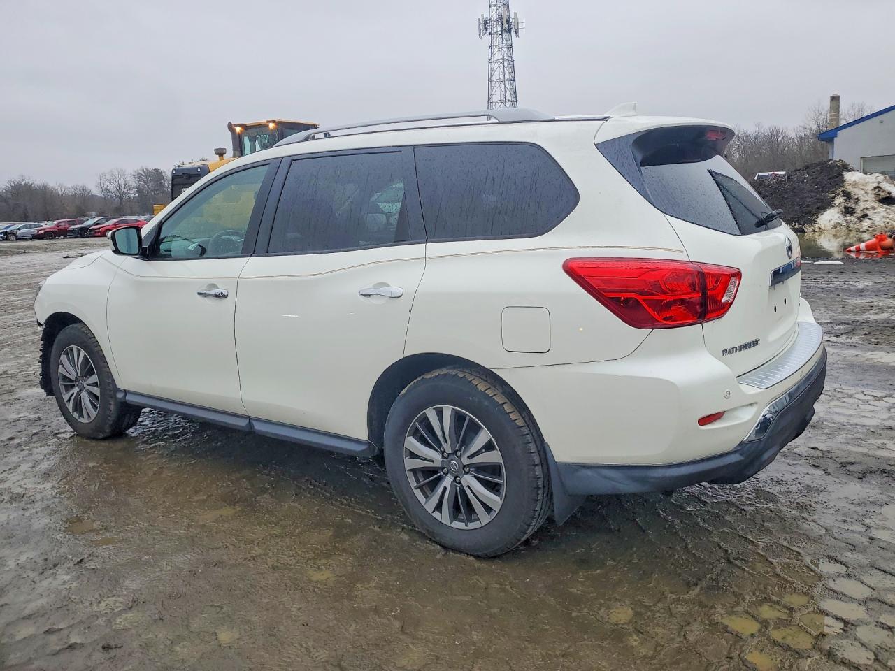 2020 Nissan Pathfinder Sv - Image 2