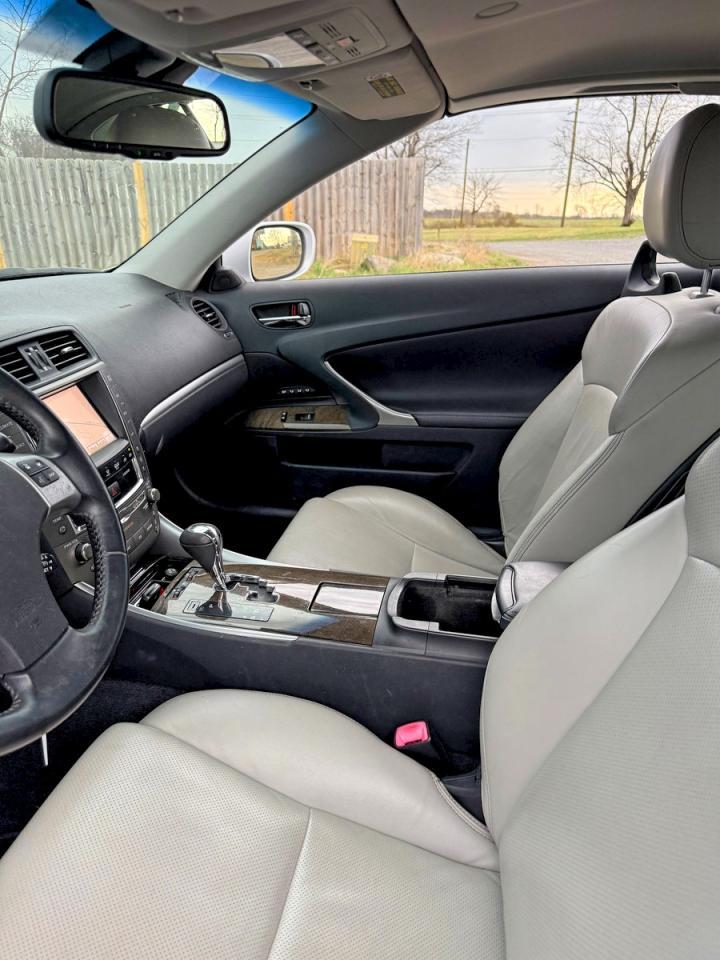 2011 Lexus Is 250C Base - Image 5