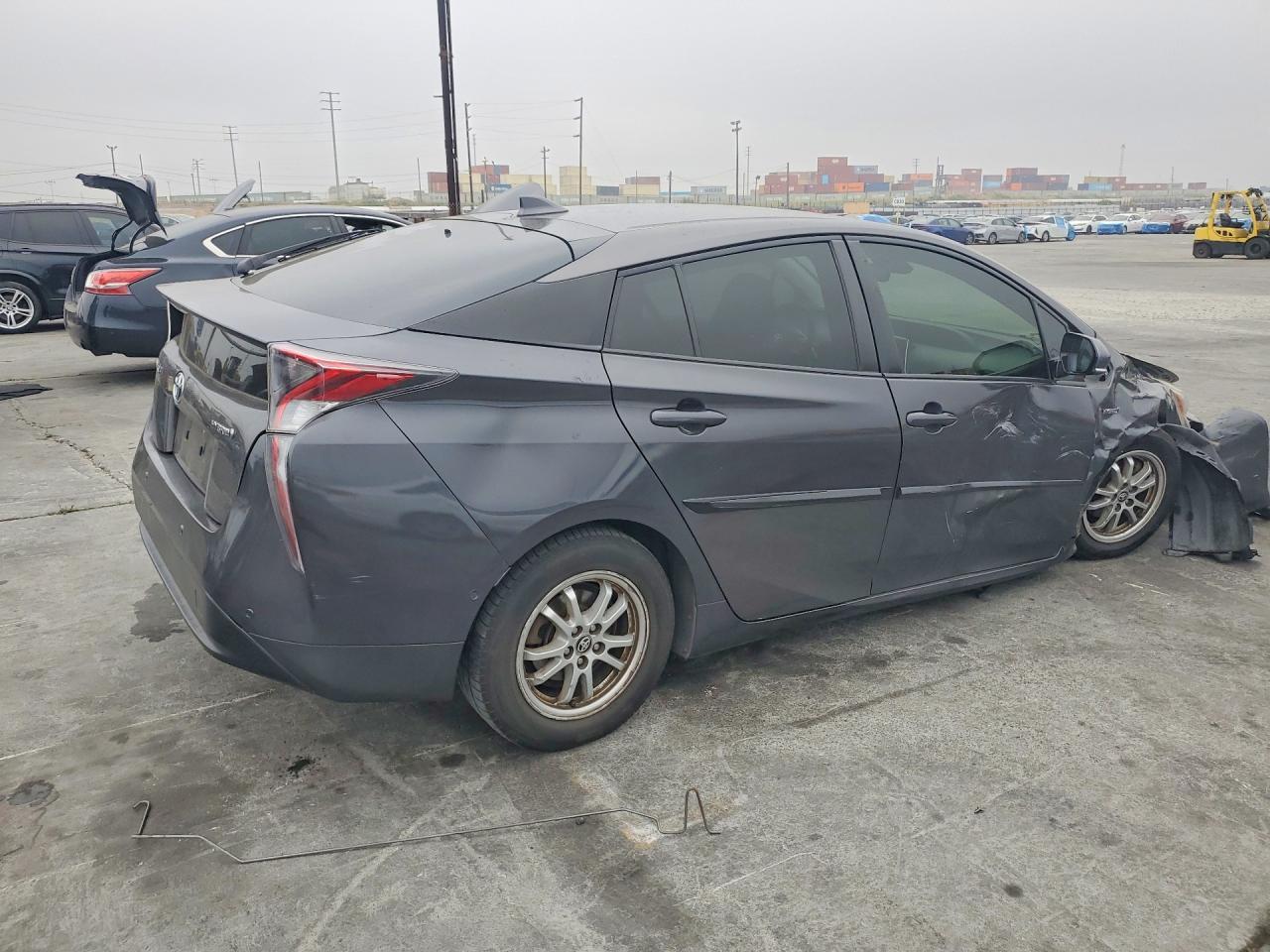 2017 Toyota Prius Two - Фото 3