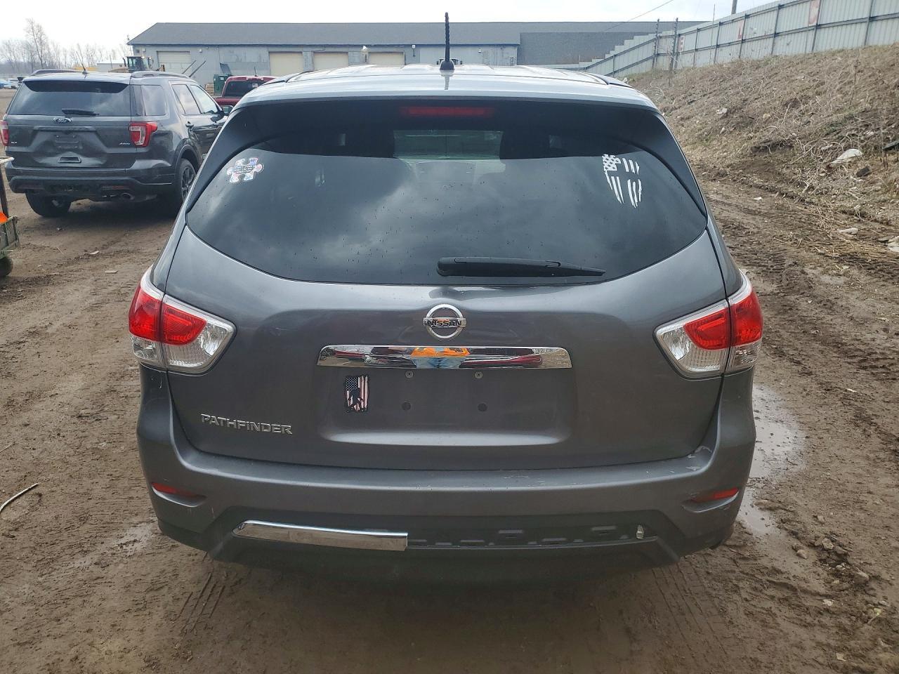 2015 Nissan Pathfinder S - Фото 6